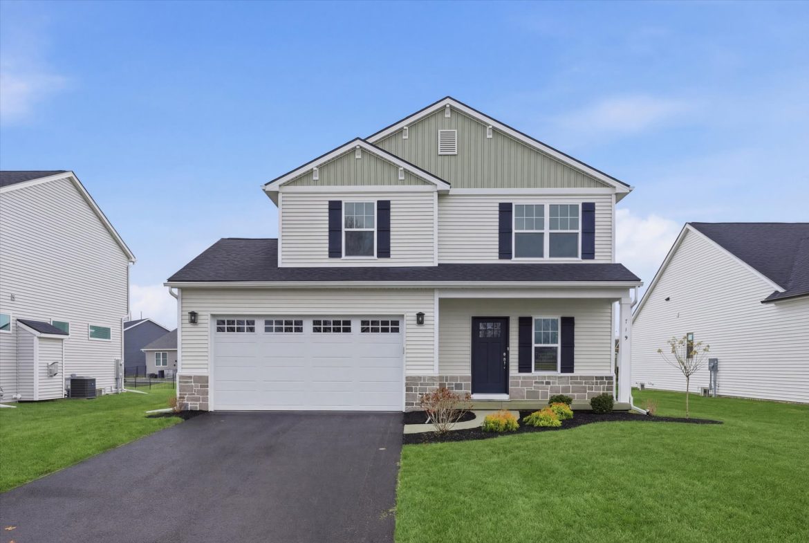  719 W Ironwood Dr, Rossford, OH 43460