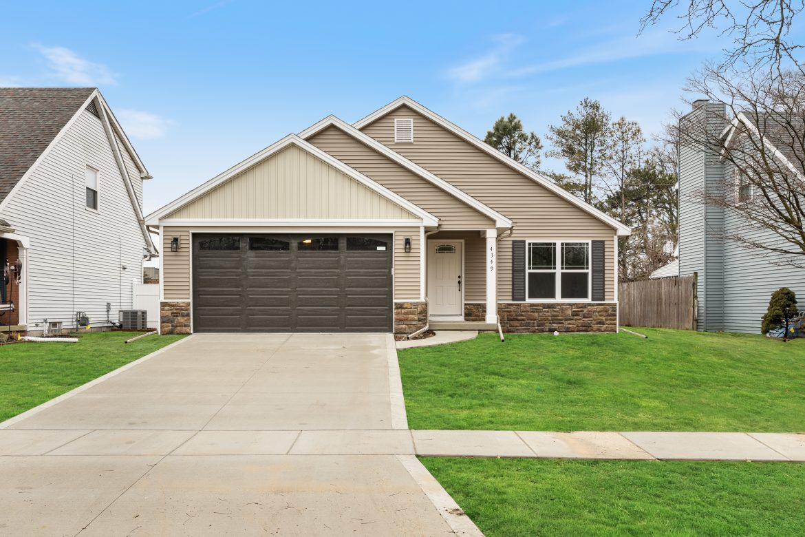 408 Hudson St, Napoleon, OH 43545